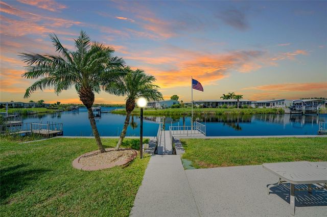 130 ISLAND POINT ROAD, North Port, FL 34287