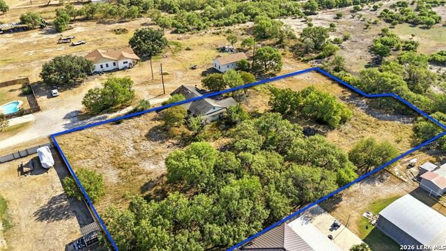 4672 Rakowitz, Adkins, TX 78101