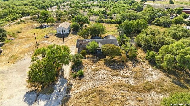 4672 Rakowitz, Adkins, TX 78101
