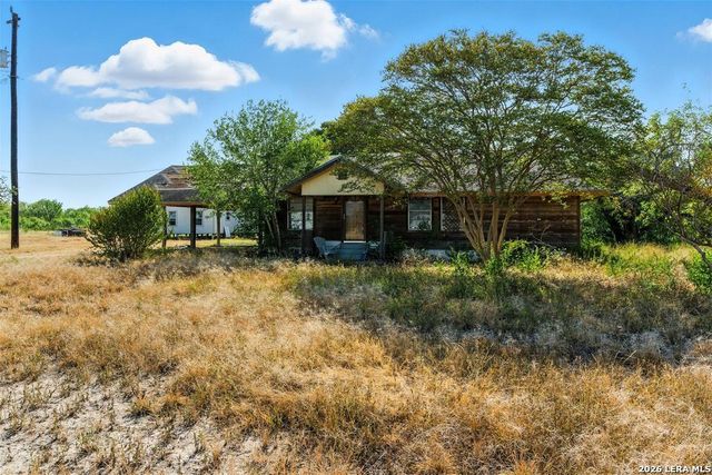 4672 Rakowitz, Adkins, TX 78101