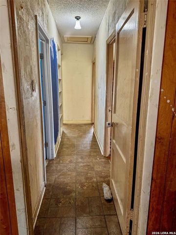 4672 Rakowitz, Adkins, TX 78101