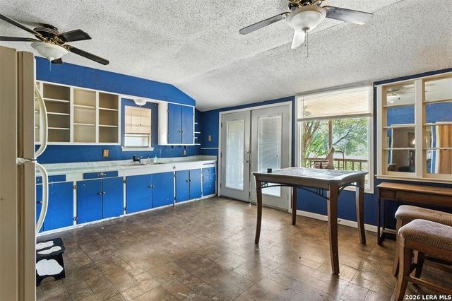 4672 Rakowitz, Adkins, TX 78101