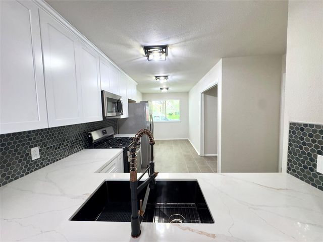 15312 Falmouth Avenue 406, Houston, TX 77084