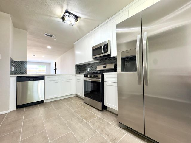 15312 Falmouth Avenue 406, Houston, TX 77084