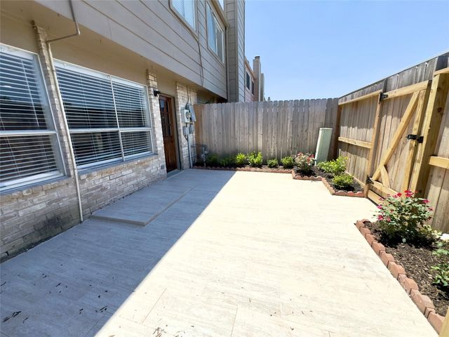 15312 Falmouth Avenue 406, Houston, TX 77084
