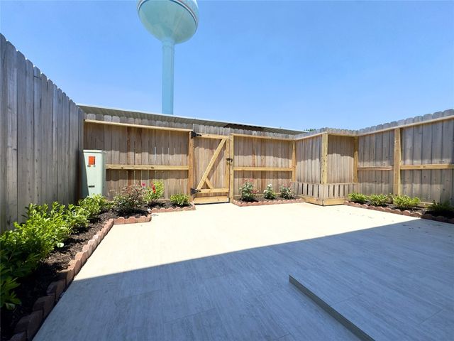 15312 Falmouth Avenue 406, Houston, TX 77084