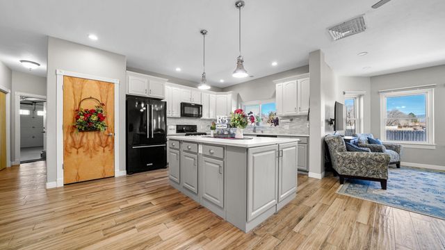 648 Pineneedle Court, Grand Junction, CO 81506