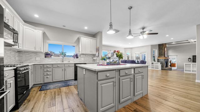 648 Pineneedle Court, Grand Junction, CO 81506