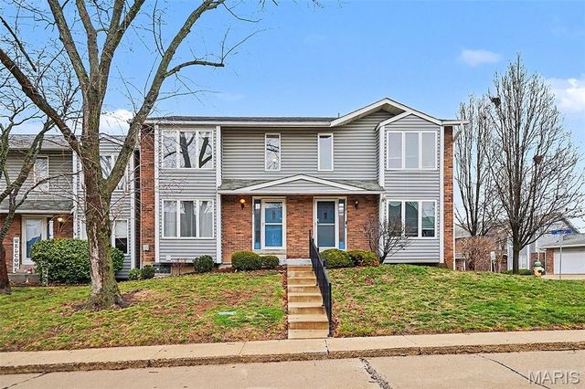 202 King Drive B, St Charles, MO 63303