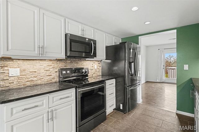 202 King Drive B, St Charles, MO 63303