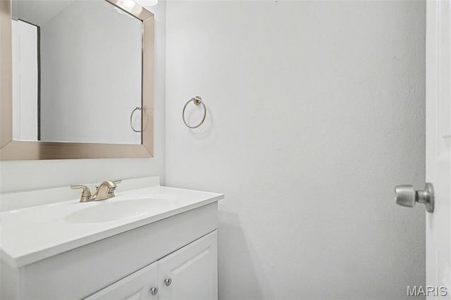 202 King Drive B, St Charles, MO 63303