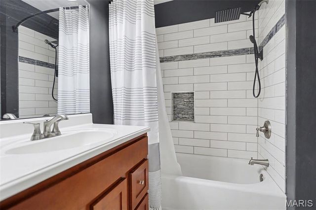 202 King Drive B, St Charles, MO 63303