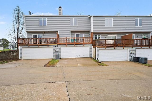 202 King Drive B, St Charles, MO 63303