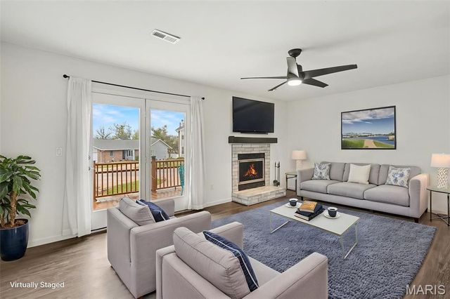 202 King Drive B, St Charles, MO 63303