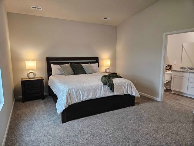 908 N Forestview Ct, Wichita, KS 67235