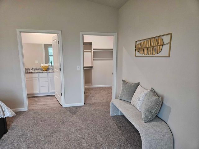 908 N Forestview Ct, Wichita, KS 67235