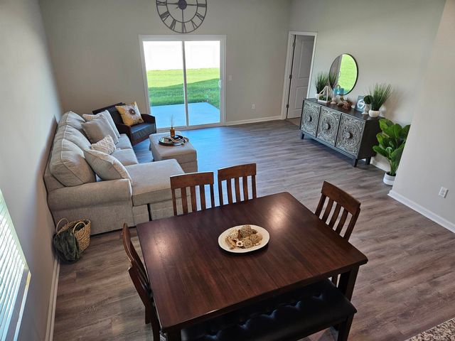 908 N Forestview Ct, Wichita, KS 67235