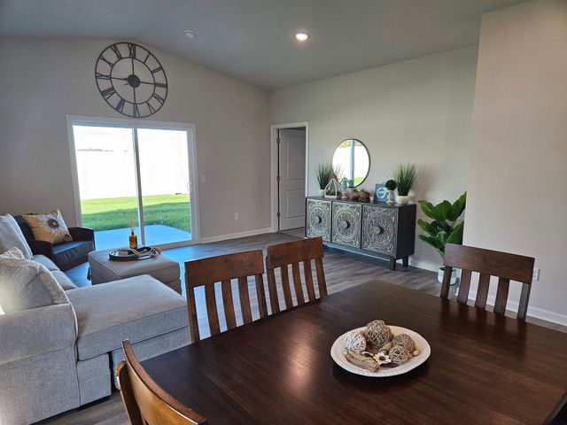 908 N Forestview Ct, Wichita, KS 67235