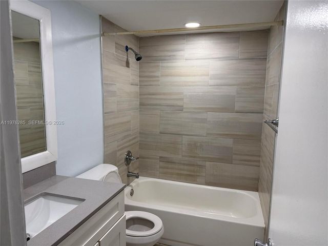 8650 SW 133rd Ave Rd 102, Miami, FL 33183