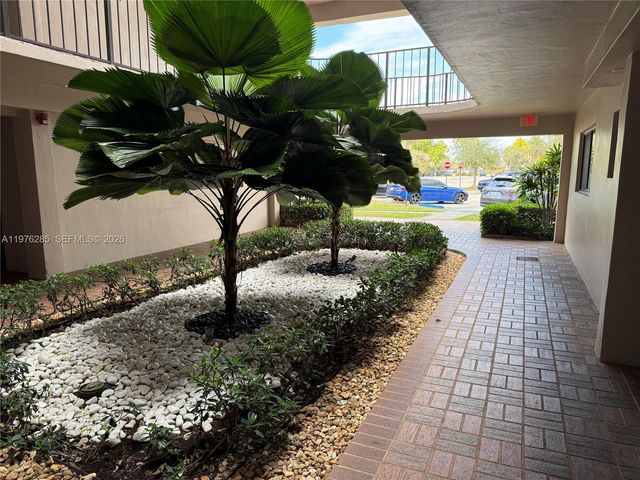 8650 SW 133rd Ave Rd 102, Miami, FL 33183