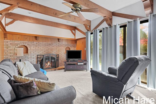 4215 Weymouth Drive SE, Grand Rapids, MI 49508