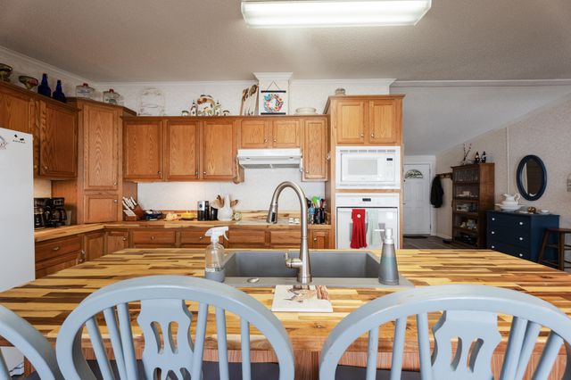 392 Kiawa Drive, Eucha, OK 74342