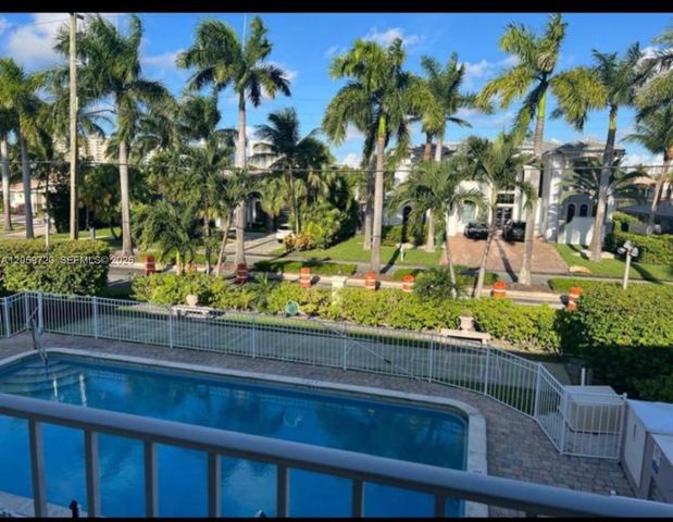500 Layne Blvd 14, Hallandale Beach, FL 33009