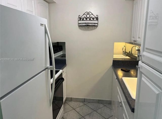 500 Layne Blvd 14, Hallandale Beach, FL 33009