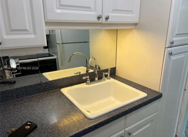 500 Layne Blvd 14, Hallandale Beach, FL 33009