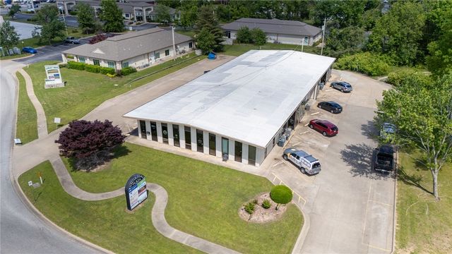 201 S 20th Street, Rogers, AR 72758