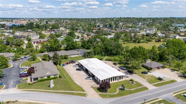 201 S 20th Street, Rogers, AR 72758