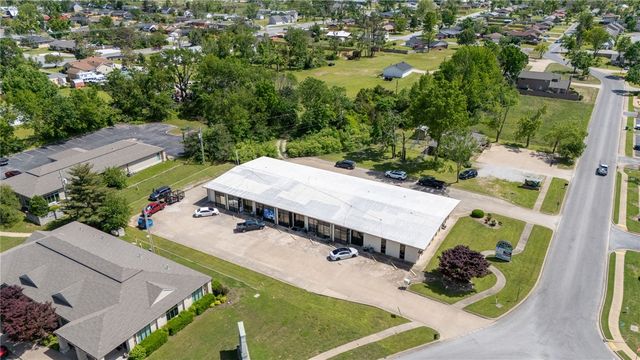 201 S 20th Street, Rogers, AR 72758