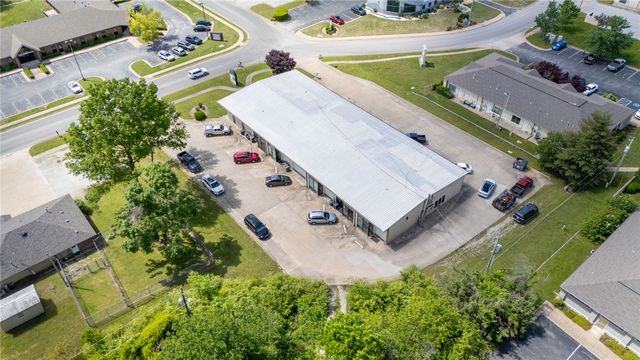 201 S 20th Street, Rogers, AR 72758