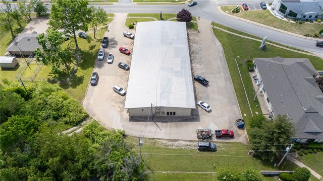 201 S 20th Street, Rogers, AR 72758