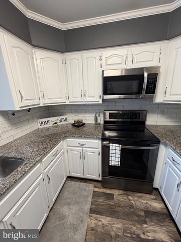 4704 WEATHERHILL DR, Wilmington, DE 19808