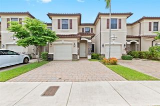 8925 W 33rd Avenue, Hialeah, FL 33018