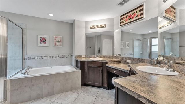 1456 WALLACE MANOR LOOP, Winter Haven, FL 33880