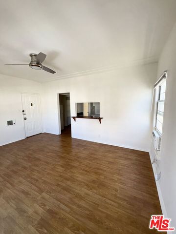 639 S Cochran Avenue 201, Los Angeles, CA 90036