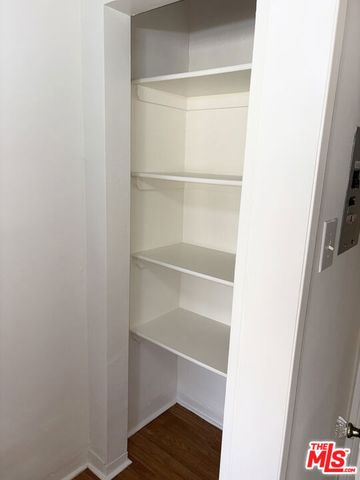 639 S Cochran Avenue 201, Los Angeles, CA 90036