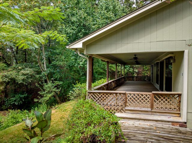 147 County Road 2608, Pittsburg, TX 75686