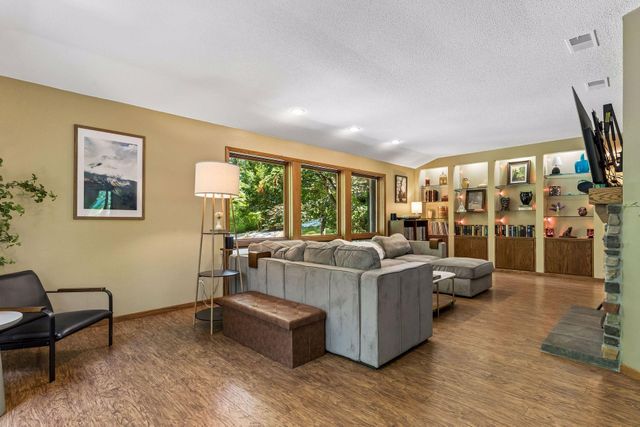 4643 Wild Canyon Trail, Woodbury, MN 55129