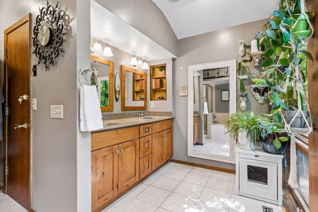 4643 Wild Canyon Trail, Woodbury, MN 55129
