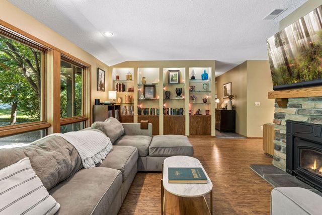 4643 Wild Canyon Trail, Woodbury, MN 55129