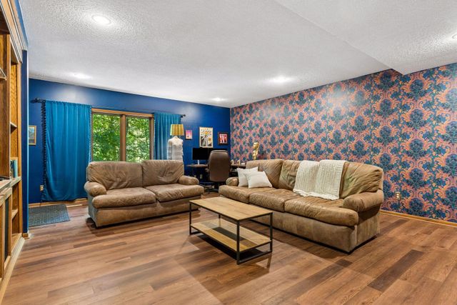 4643 Wild Canyon Trail, Woodbury, MN 55129