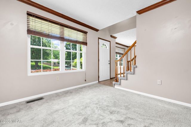 400 Woodview Drive, Bellefontaine, OH 43311