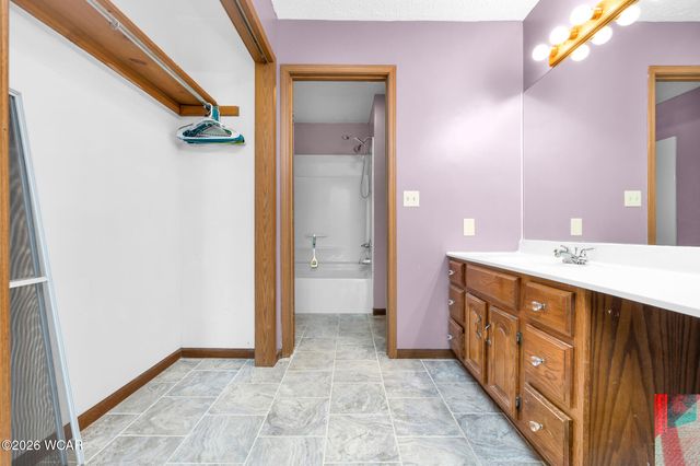 400 Woodview Drive, Bellefontaine, OH 43311