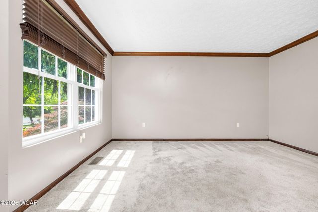 400 Woodview Drive, Bellefontaine, OH 43311