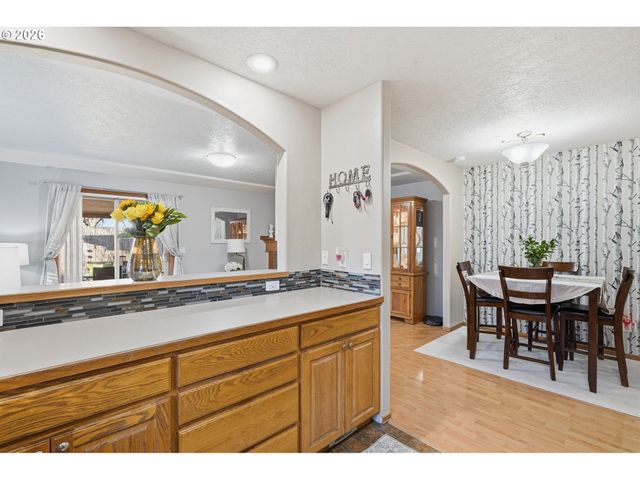 4839 Se SALQUIST Rd, Gresham, OR 97080