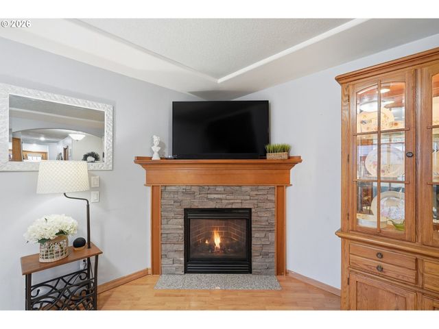 4839 Se SALQUIST Rd, Gresham, OR 97080