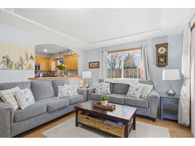 4839 Se SALQUIST Rd, Gresham, OR 97080